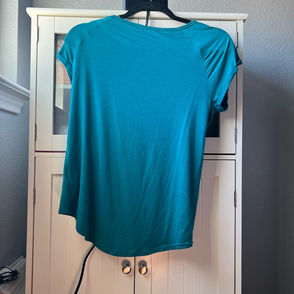 Basic soft tee - Picture 2 of 2